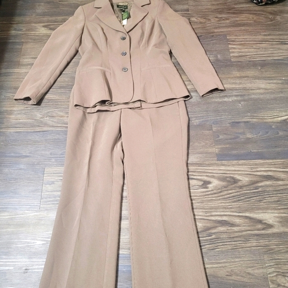 Eddie Bauer Womens Pant Suit Size 4 Light Brown Three Button Vintage New - Picture 1 of 10